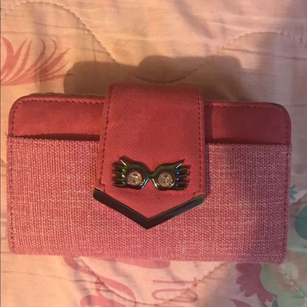 Boxlunch Exclusive Luna Lovegood pink Wallet